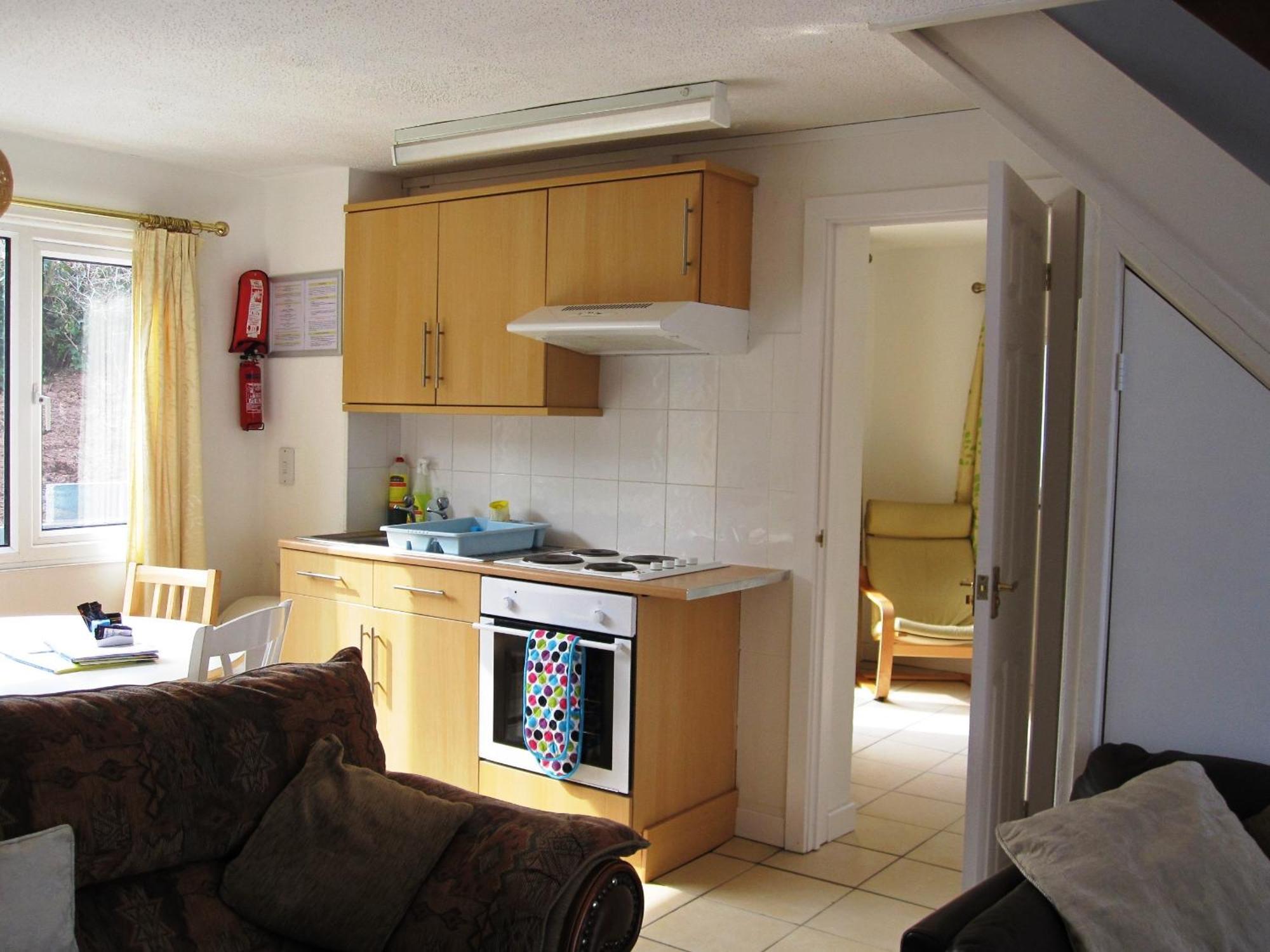 Freshwater Bay Holiday Cottages Пембрук Стая снимка