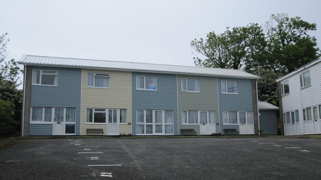 Freshwater Bay Holiday Cottages Пембрук Стая снимка